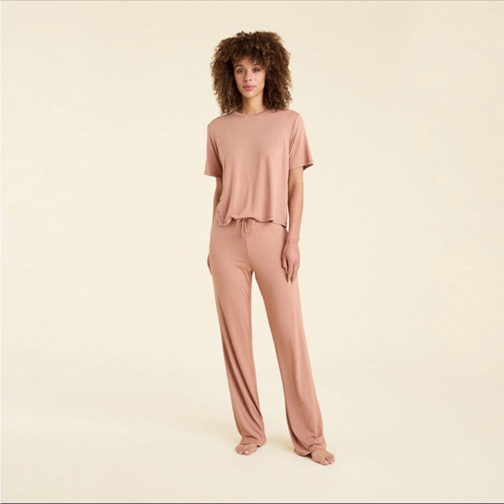 Like new - cooling NUUDS pajama top and bottom. Only worn once. - color: Clay